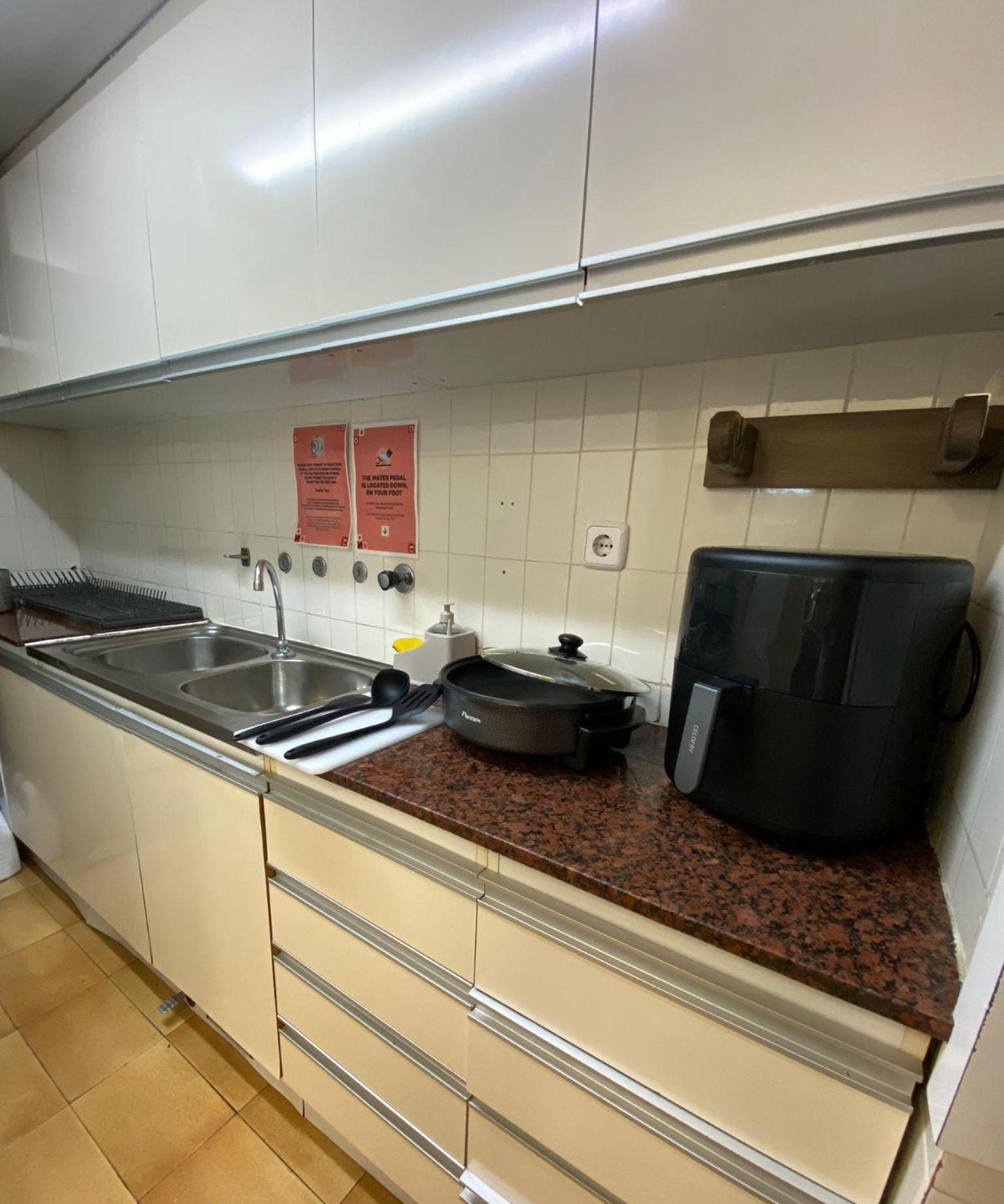 Leevin Student Barcelona Apartment Exterior photo